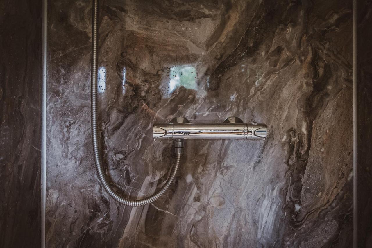 Hidden Wood Glamping And The Hideaway Cabin Уорминстер Экстерьер фото
