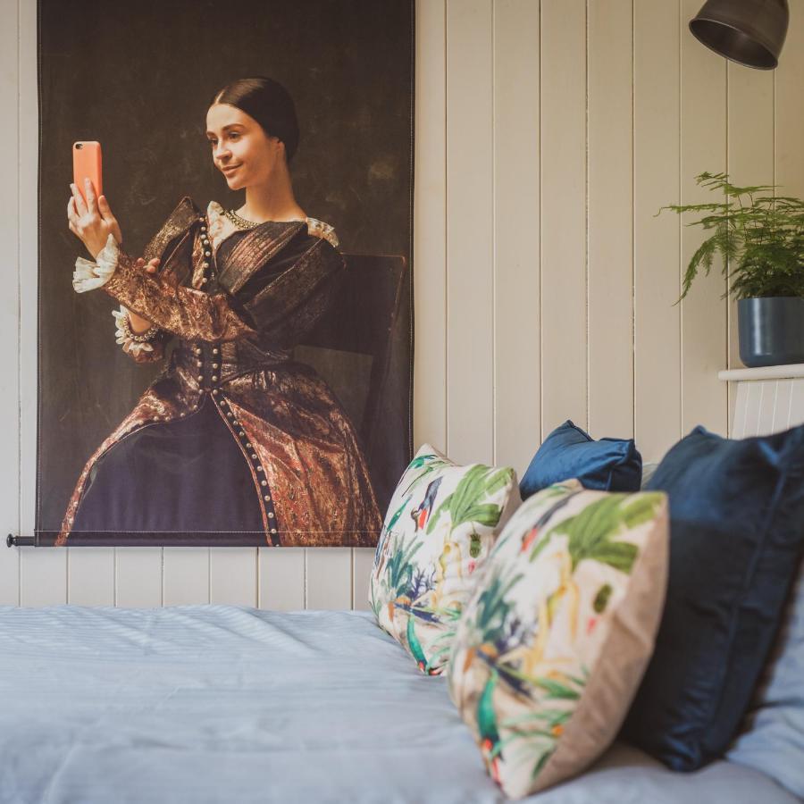 Hidden Wood Glamping And The Hideaway Cabin Уорминстер Экстерьер фото